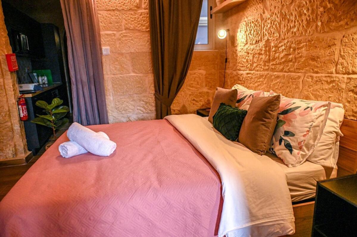 Ziffa Ta' Rih - A Cosy In Wi-fi And Netflix * Senglea