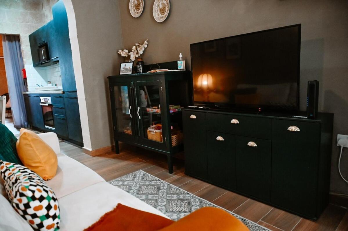 Ziffa Ta' Rih - A Cosy In Wi-fi And Netflix * Senglea