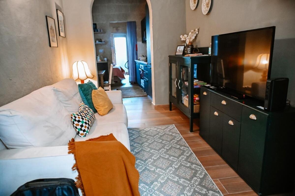 Ziffa Ta' Rih - A Cosy In Wi-fi And Netflix Apartamento